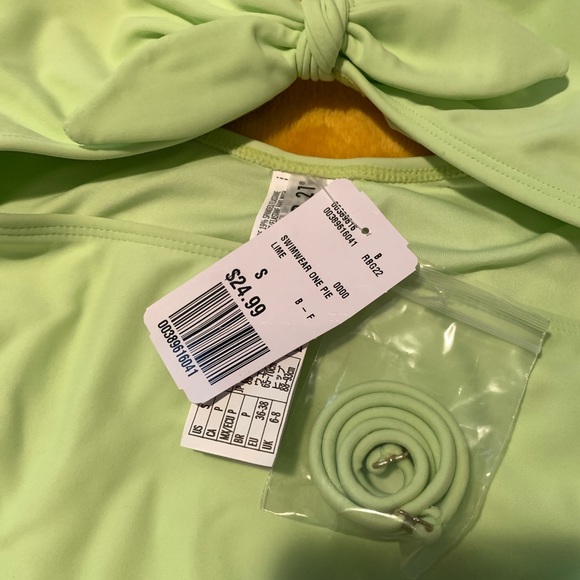 Swimwear onepie lime color - Picture 2 of 2